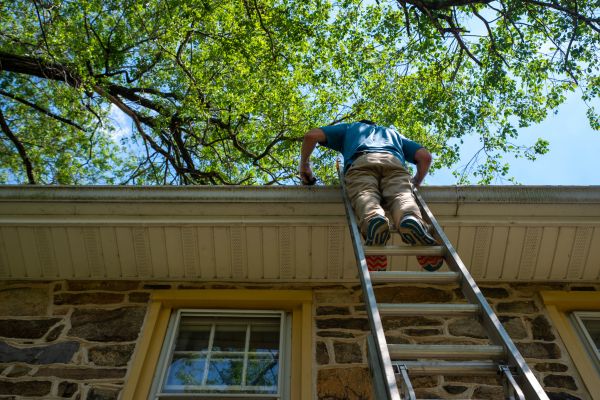 Industrial Gutter Cleaning in Richardson
